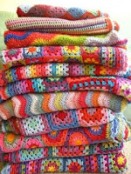 kleurrijke gehaakte dekens